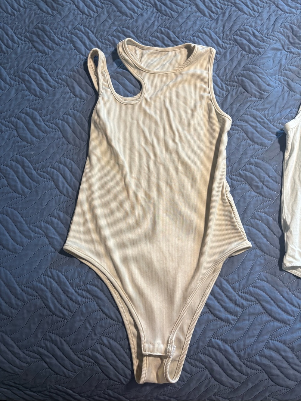 Women’s Cream Ribbed Shoulder cut out Bodysuit-NEW